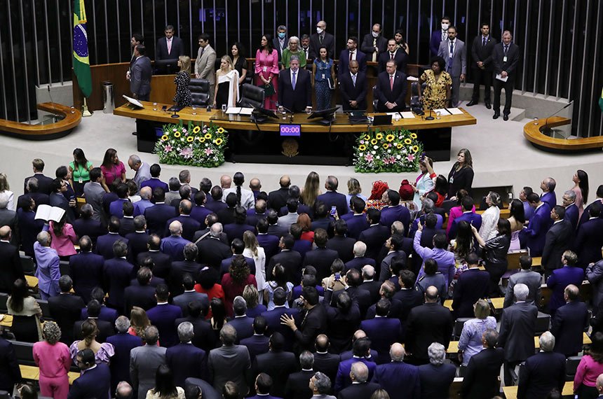Senado põe em pauta projeto que aumenta número de deputados com prazo apertado